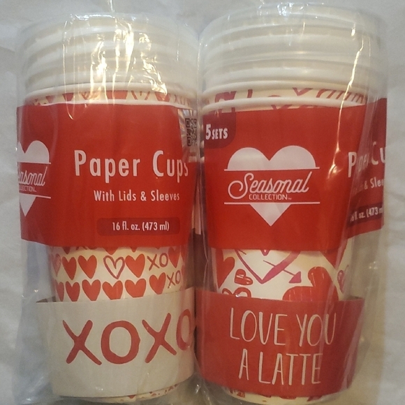 Red and White 16 oz. Paper Cups with Lids-Set of 10 - Picture 1 of 6